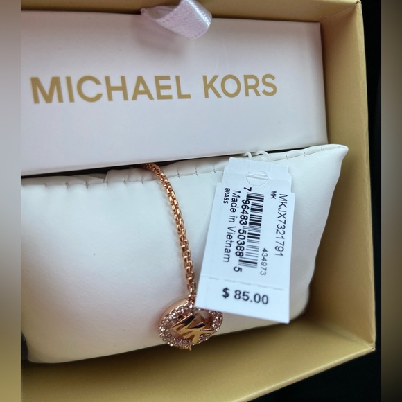 NWT! Michael Kors slider bracelet in rose gold. Pave MK logo with rhinestones - Picture 6 of 12
